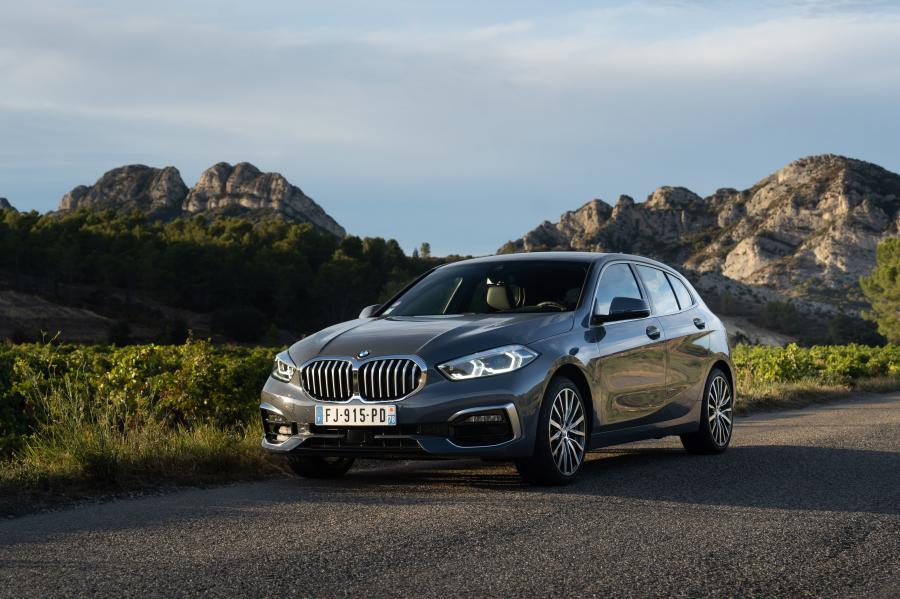  BMW 118i Luxury Line (F40) 2019 года  (WW) (фото 1 из 40)